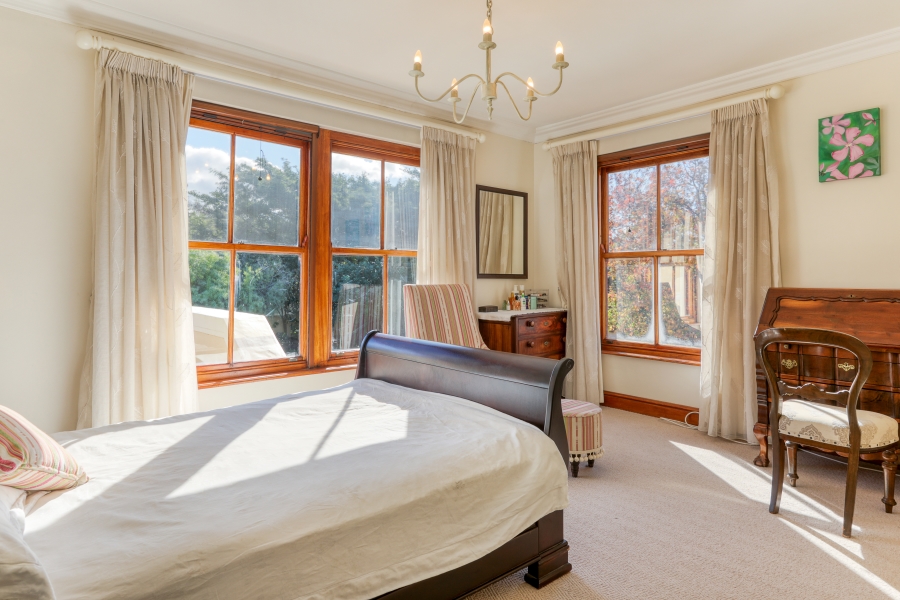 7 Bedroom Property for Sale in Zwaanswyk Western Cape